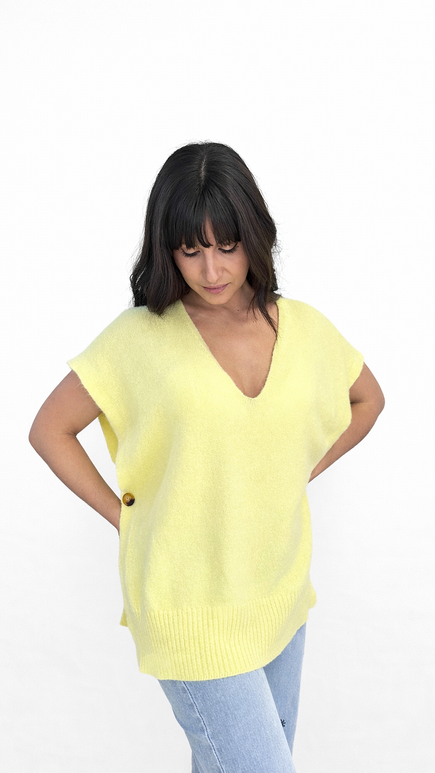 Pull sans manche fermeture bouton