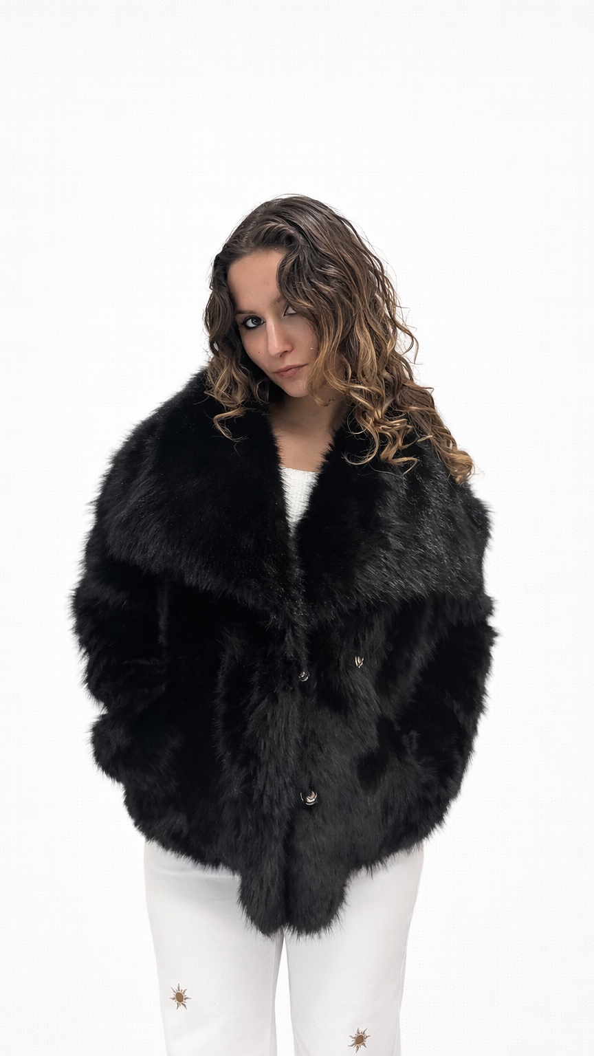 Veste courte en fausse fourrure