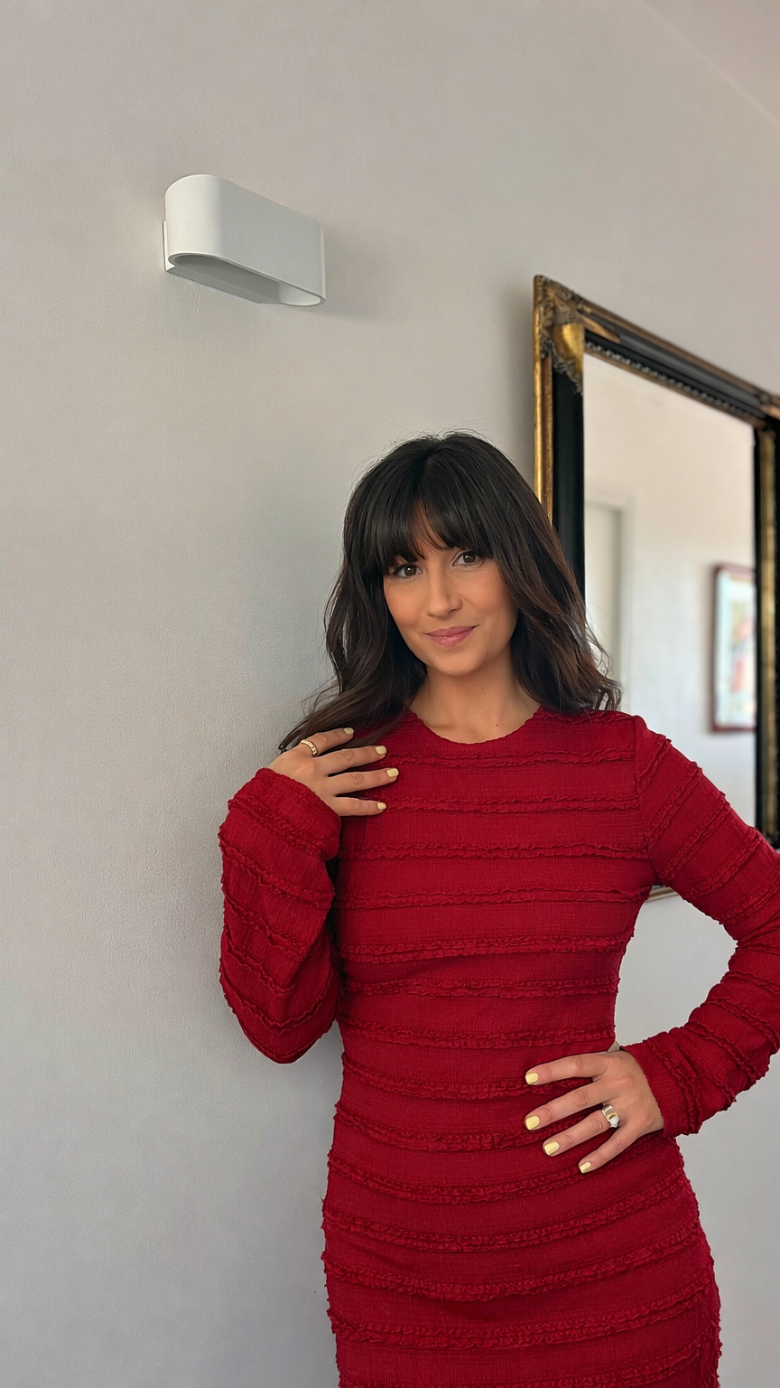 Robe courte dos nu plissée