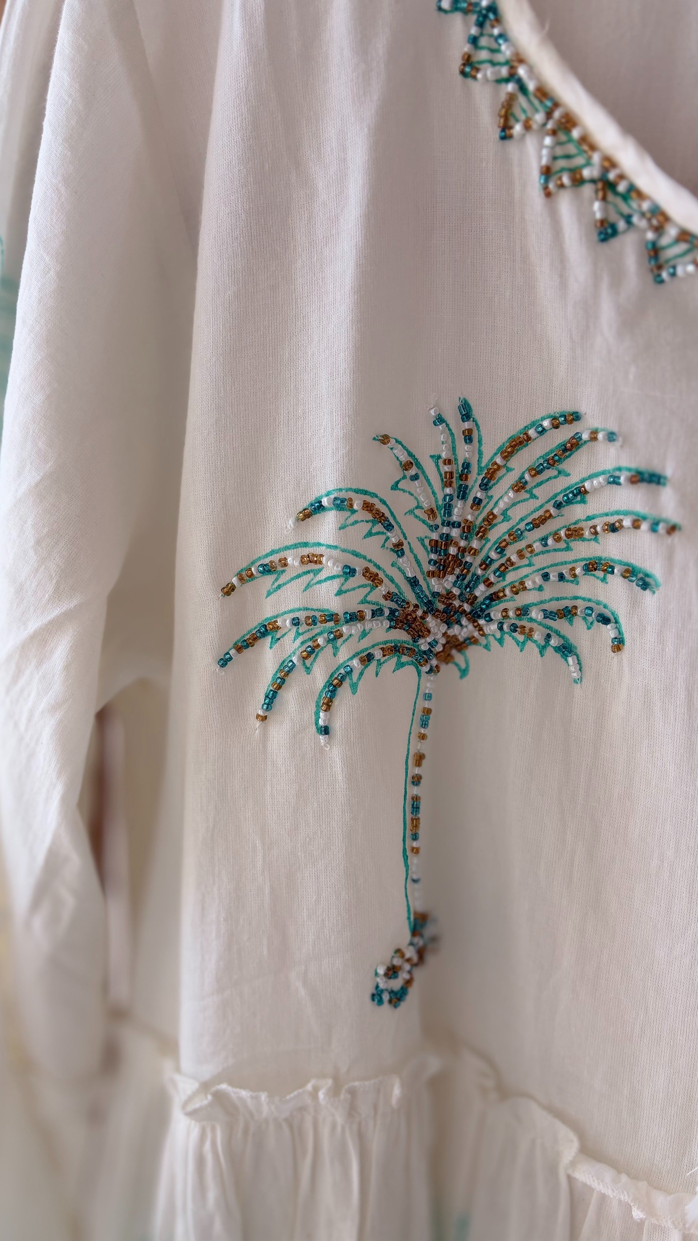 Robe courte broderies palmier