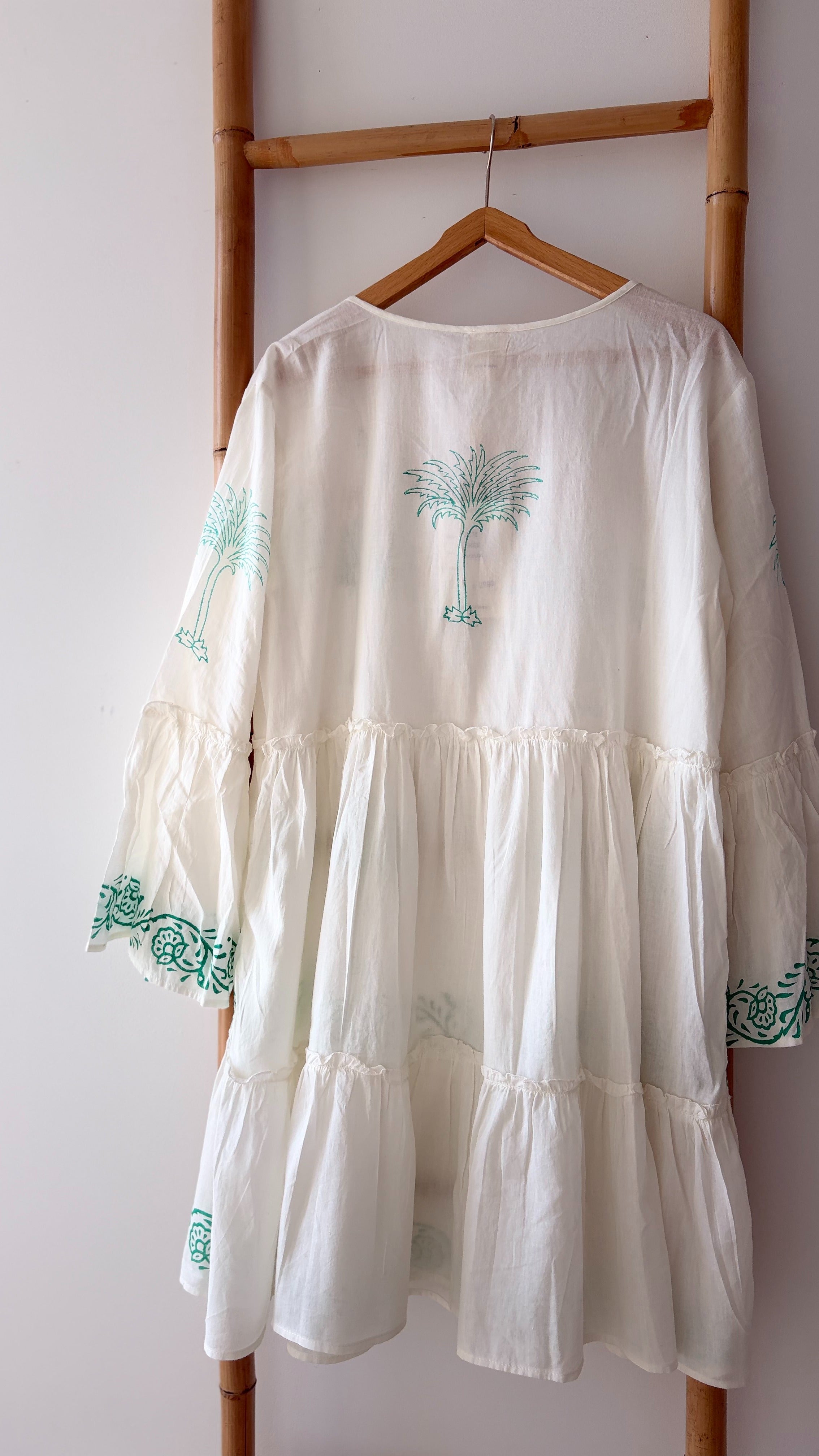 Robe courte broderies palmier