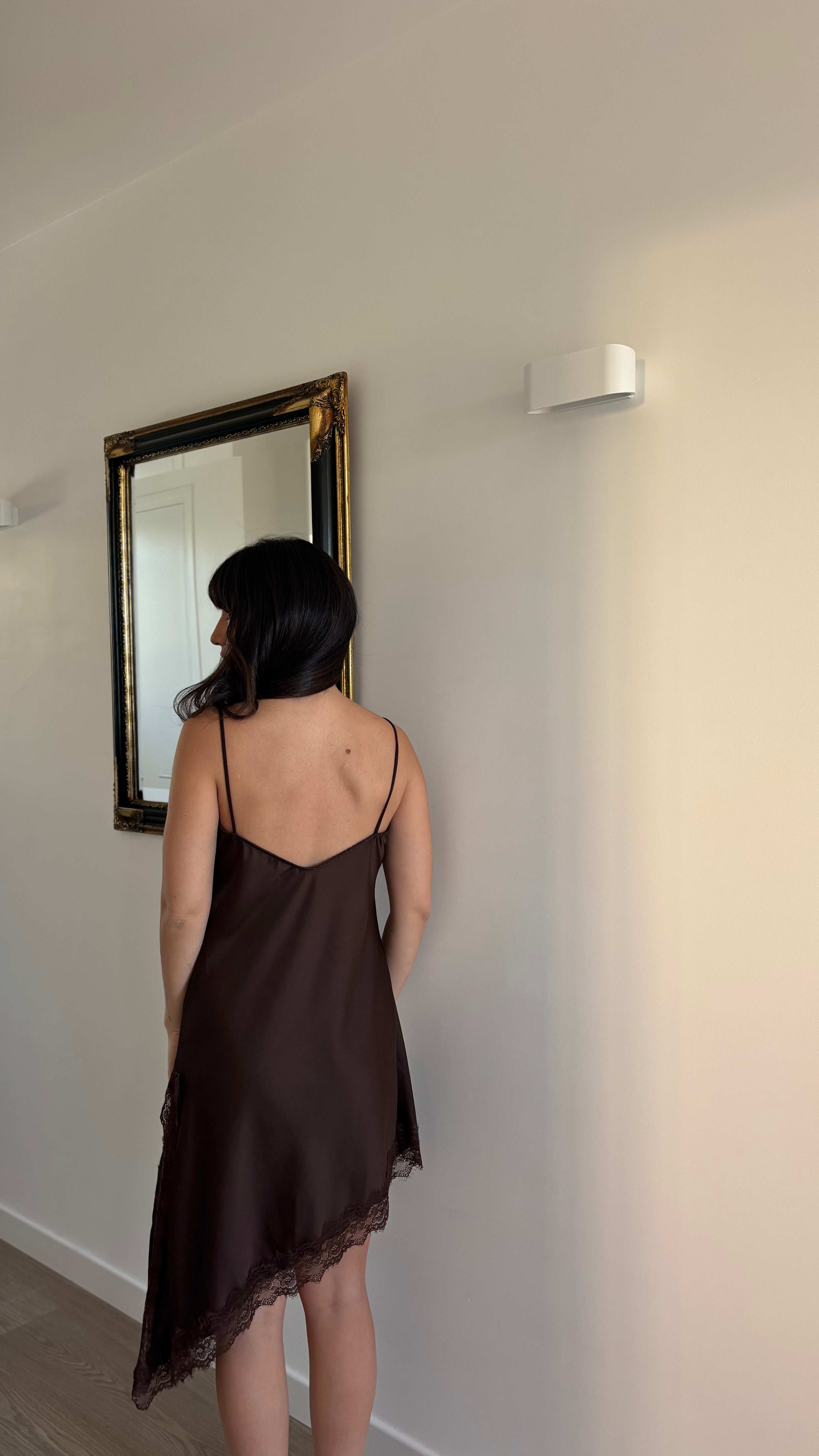 Robe dentelle asymétrique