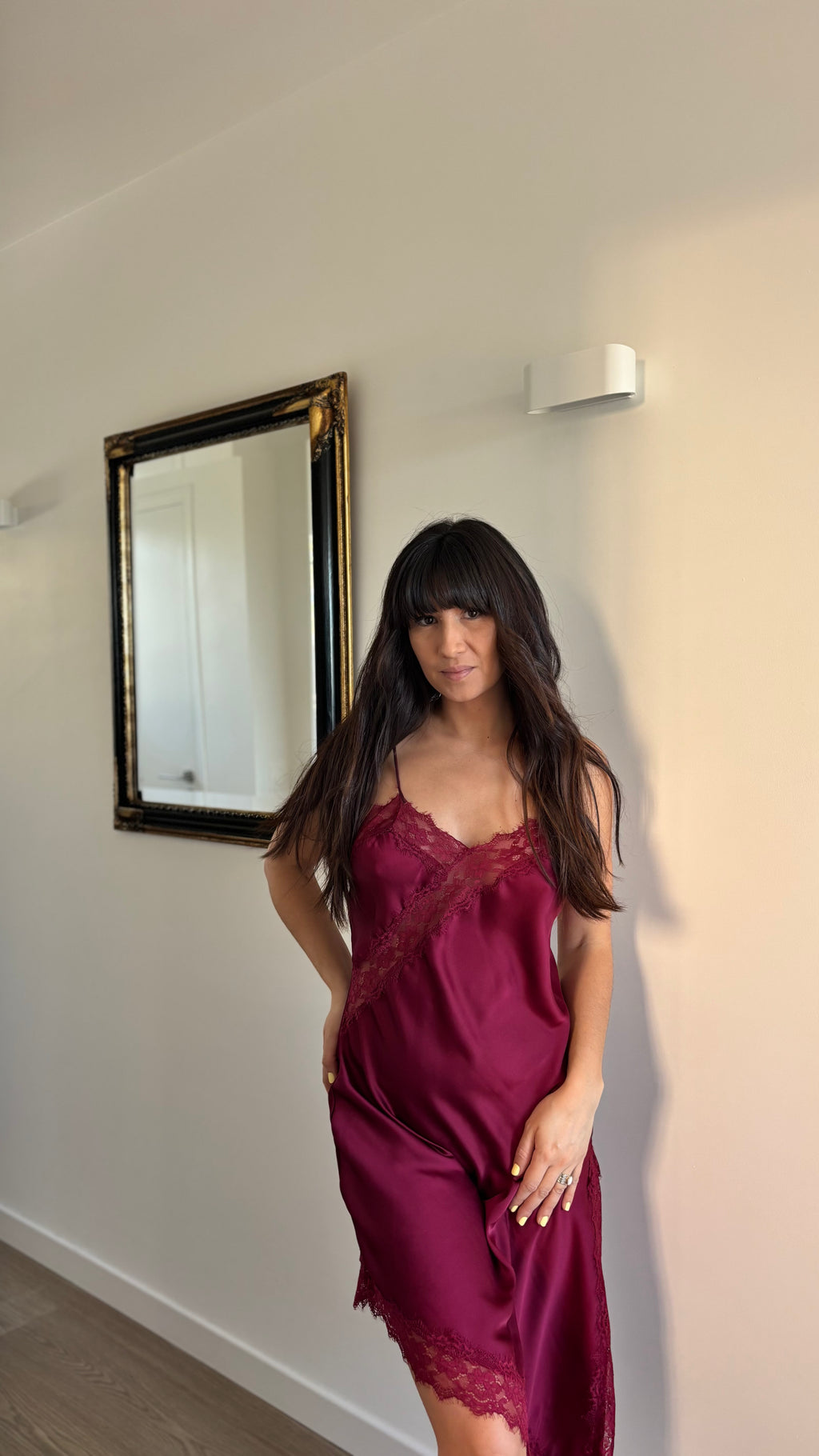 Robe dentelle asymétrique