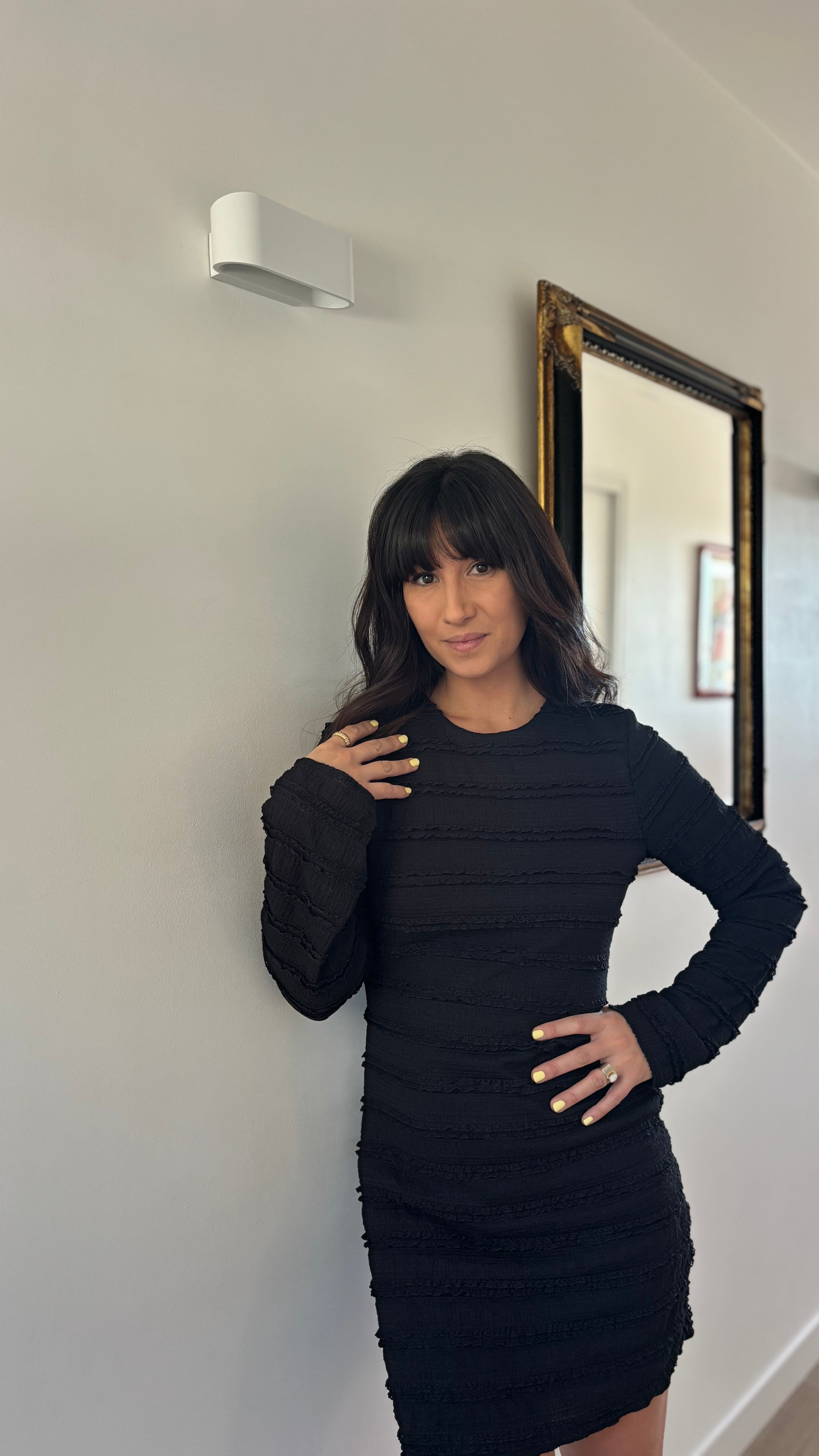 Robe courte dos nu plissée