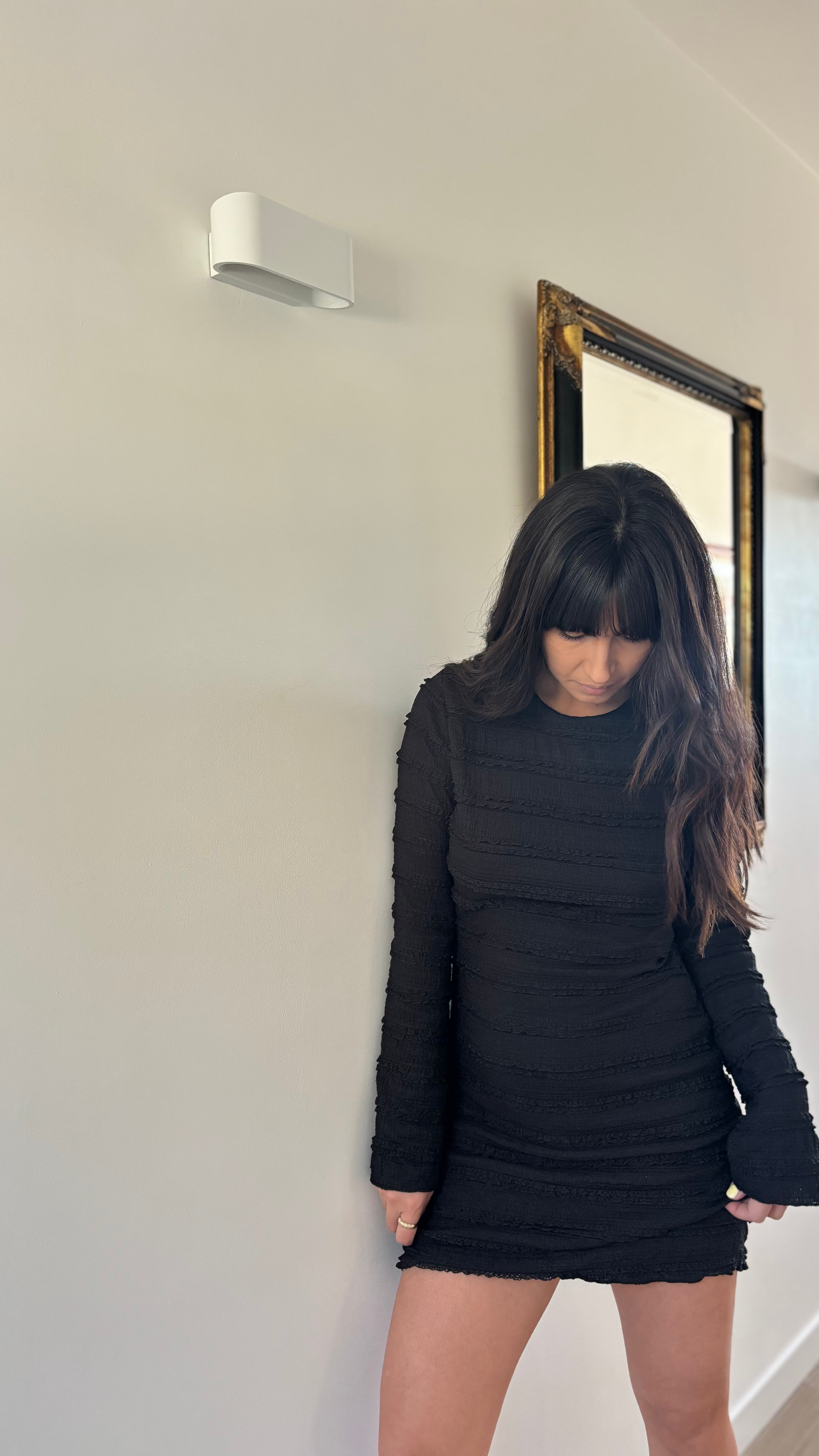 Robe courte dos nu plissée