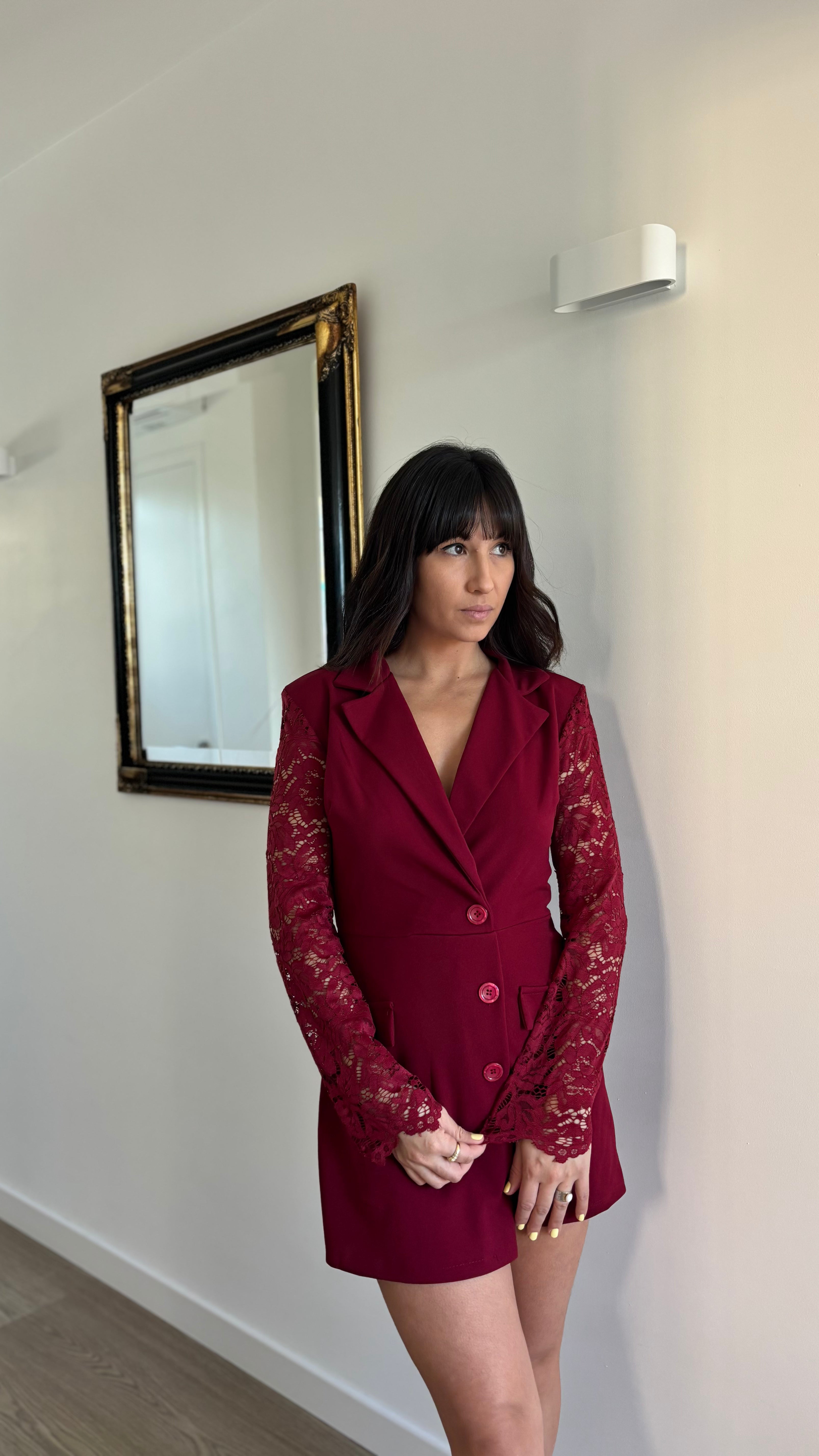 Combinaison short manches en dentelle