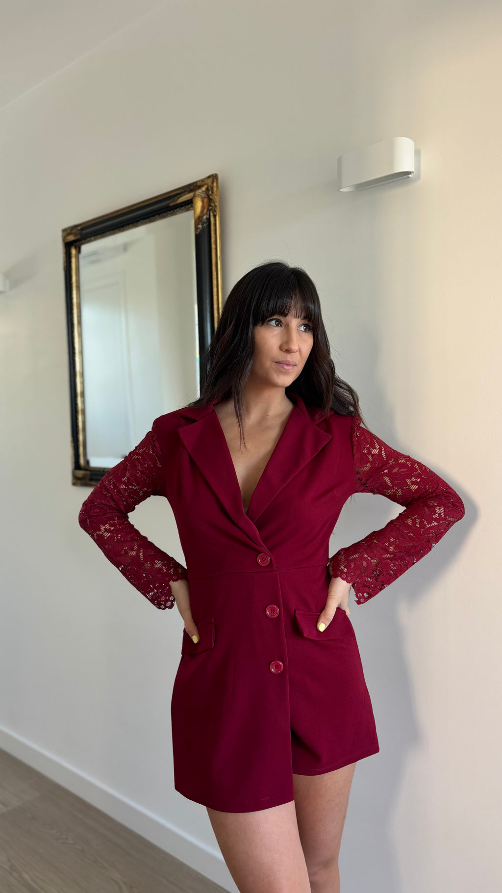 Combinaison short manches en dentelle