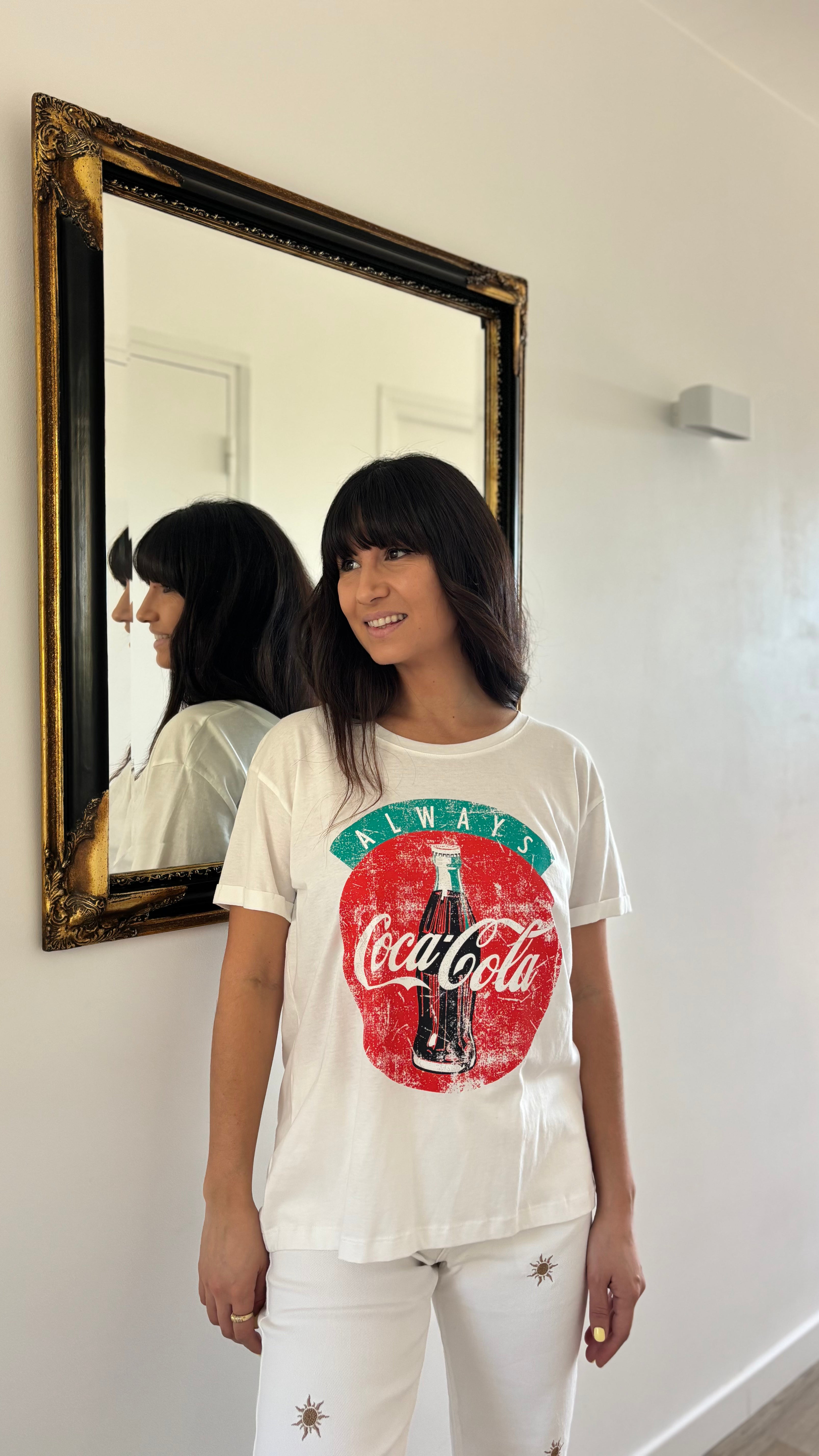 T-shirt cola