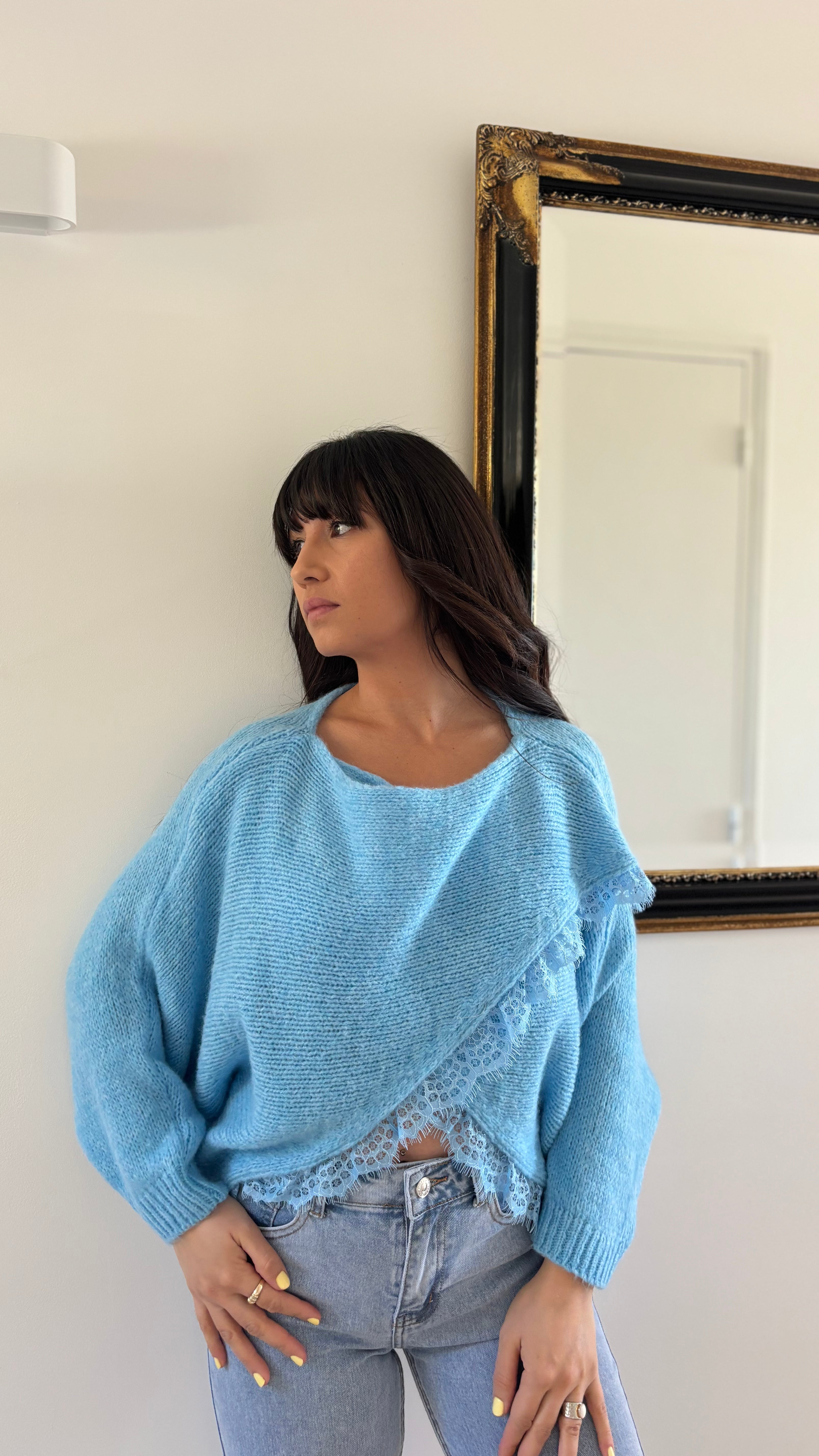 Pull croisé dentelle