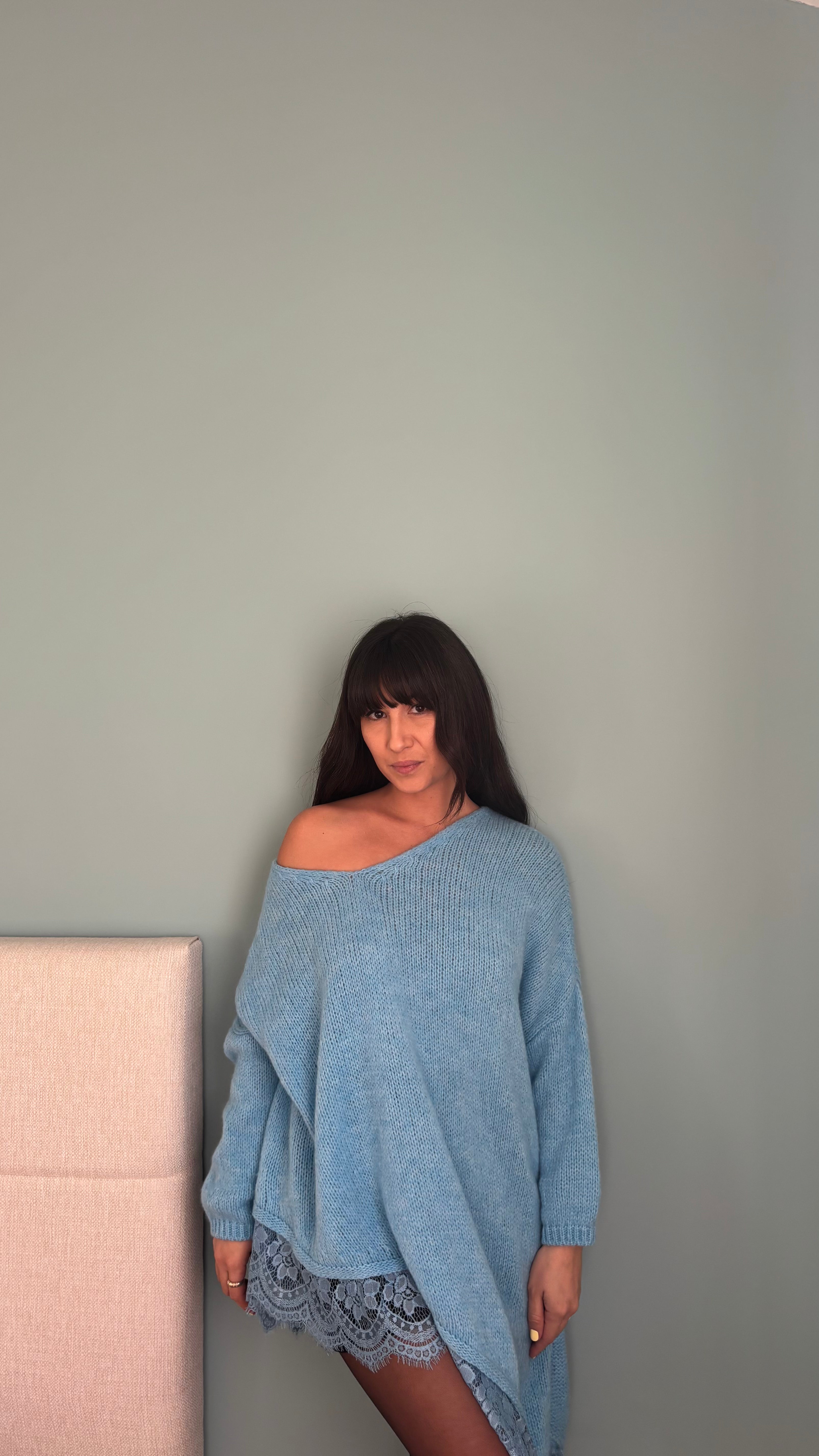 Pull asymétrique dentelle