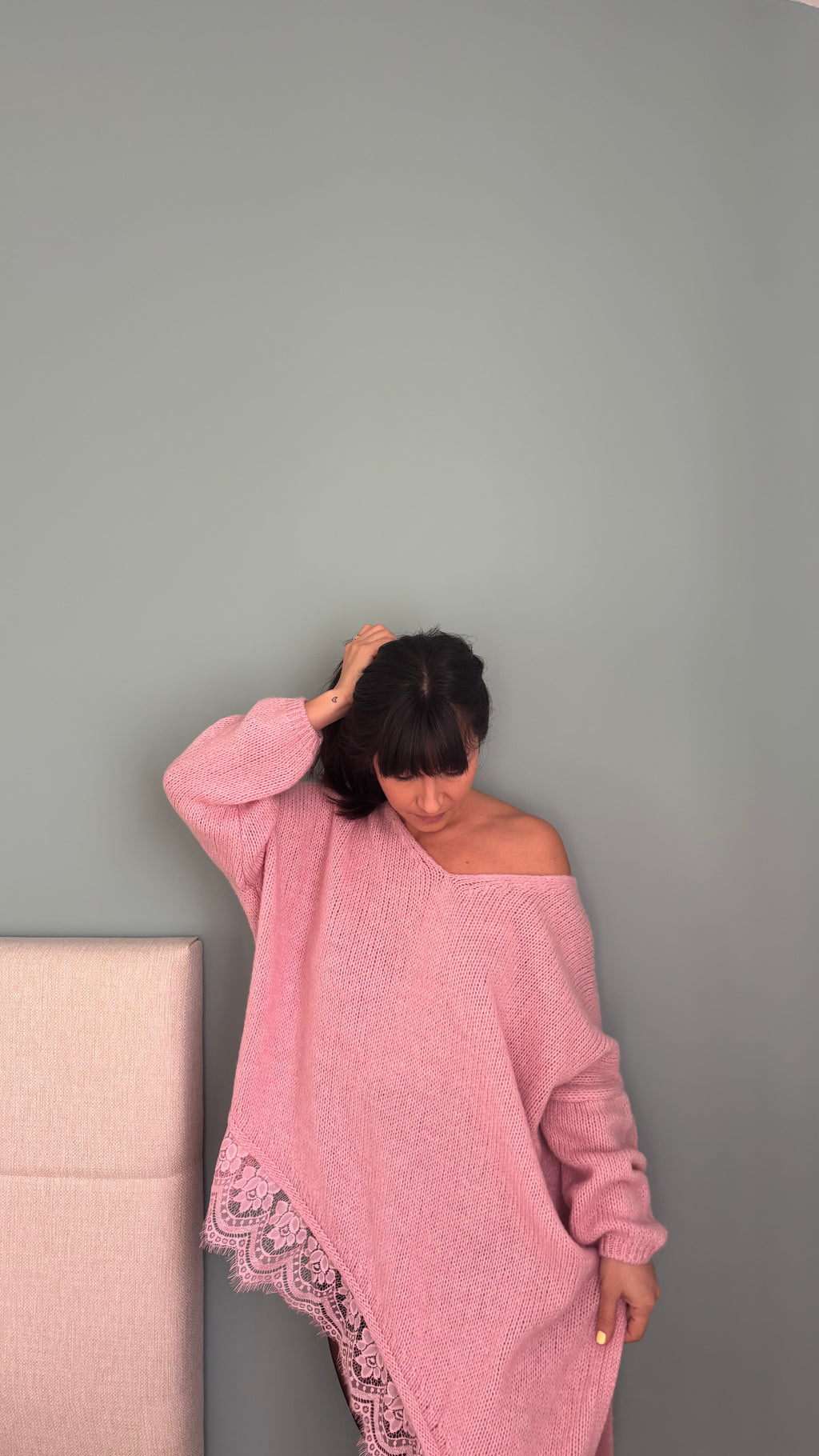 Pull asymétrique dentelle