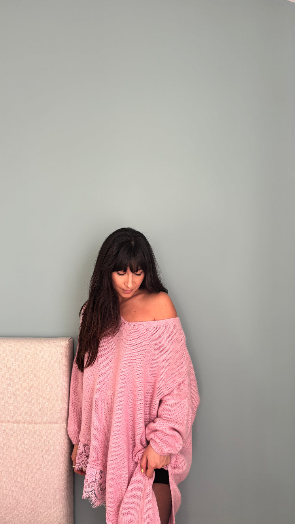 Pull asymétrique dentelle