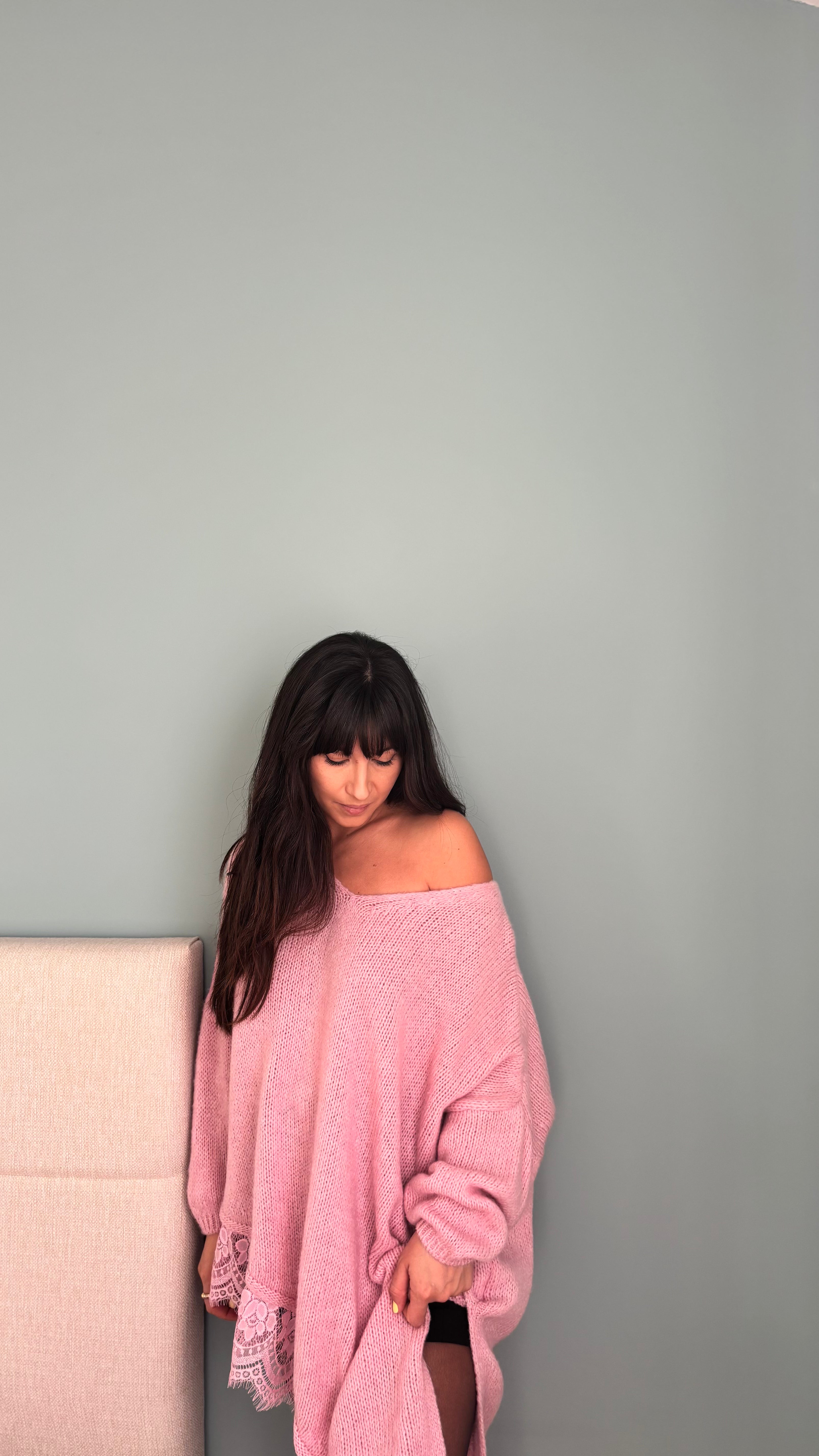 Pull asymétrique dentelle