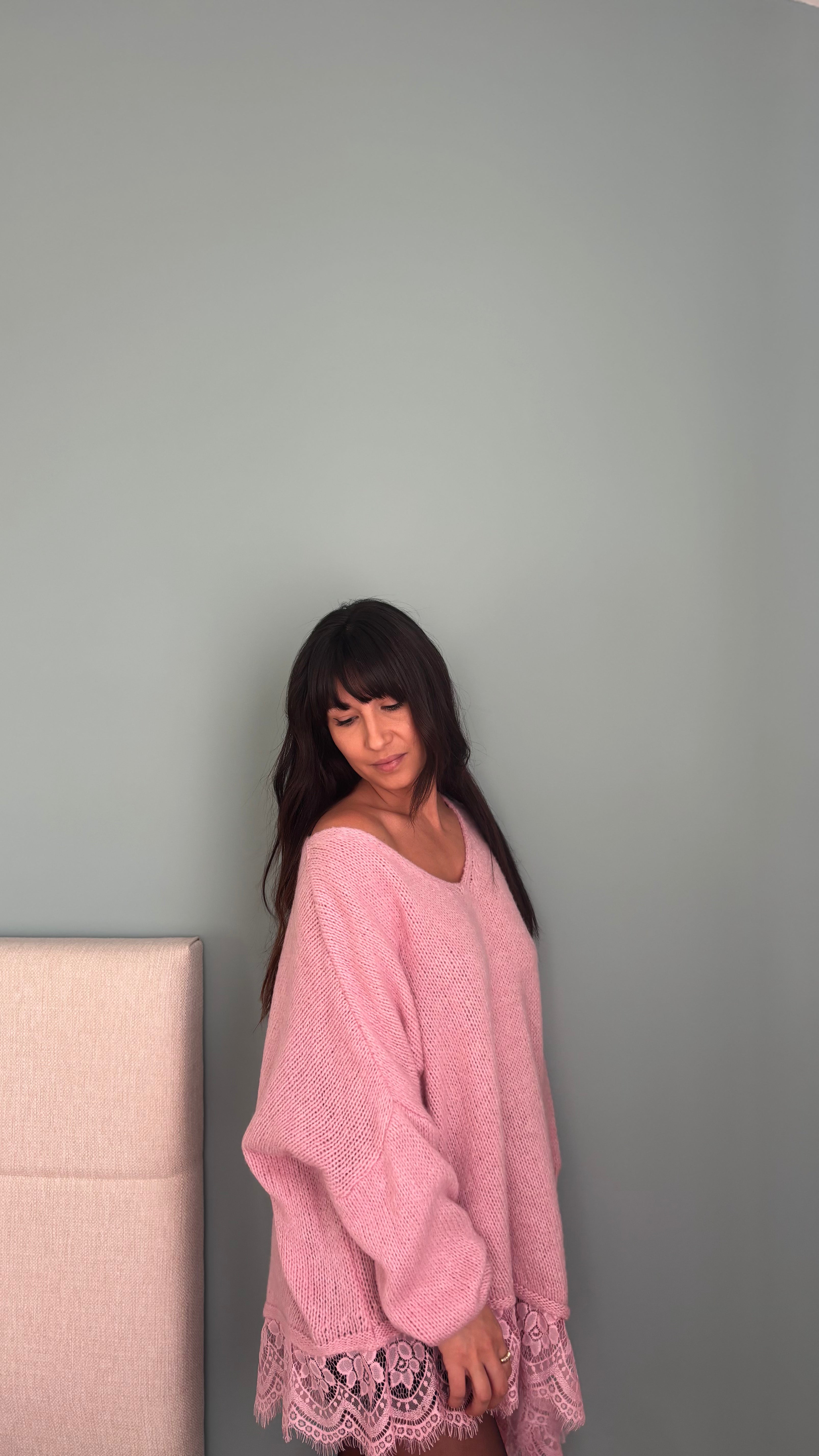 Pull asymétrique dentelle